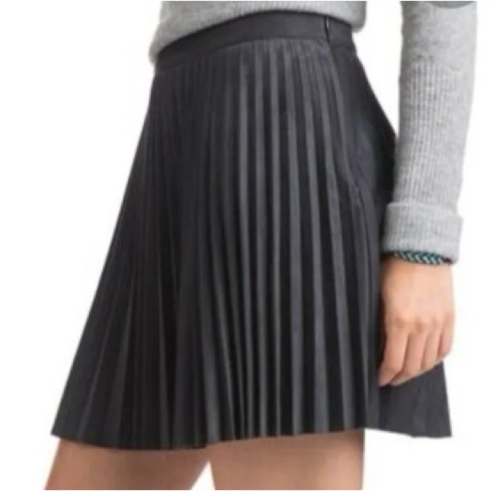 Vineyard vines pleated skirt
